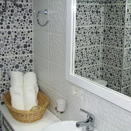 Flower Apartment *